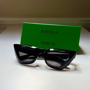 Bottega Veneta BV1101S 001 Black Frame Cat Eye Sunglasses Grey Lenses 53-17-140